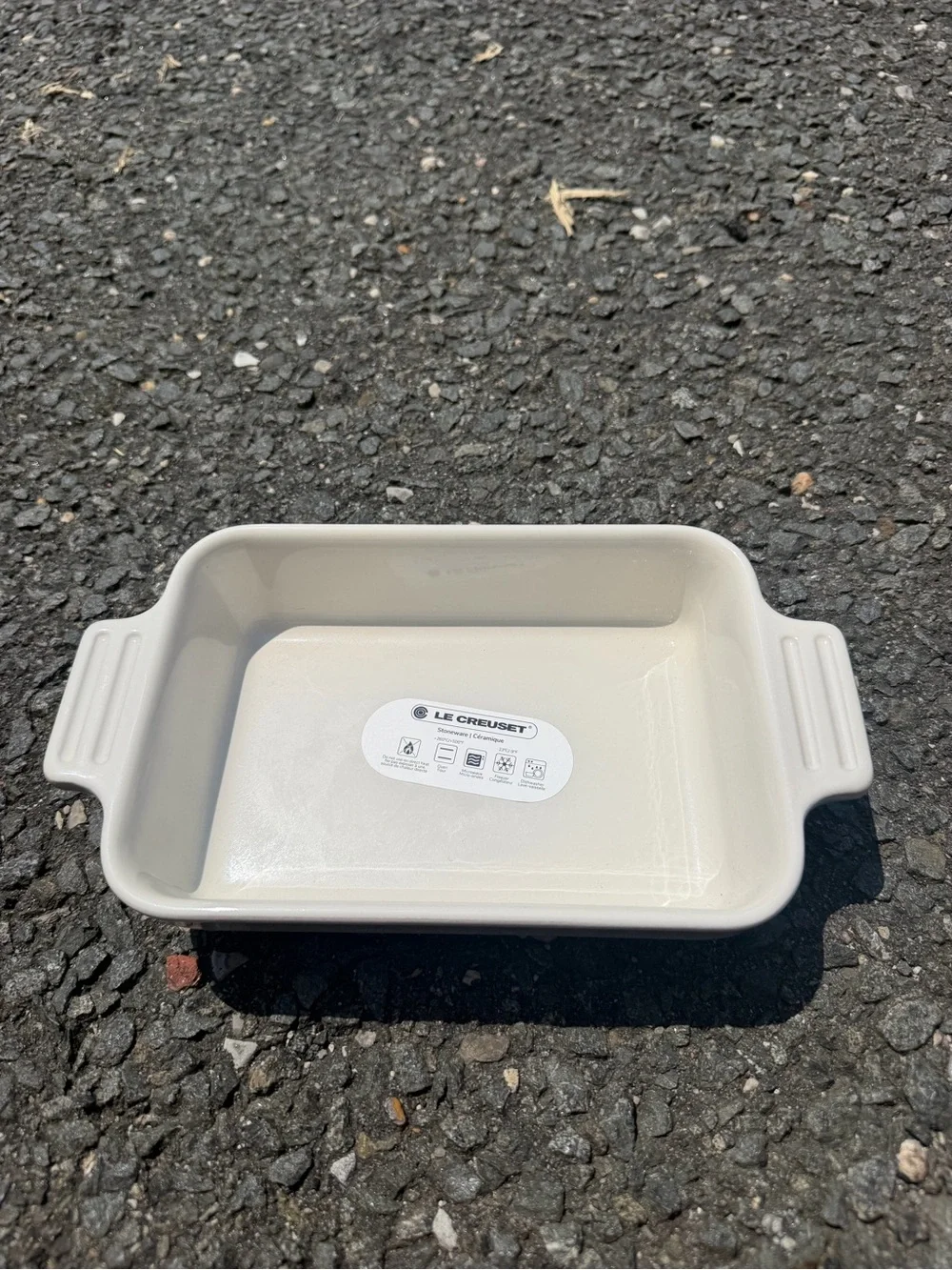 Le Creuset 18cm Rectangular Stoneware Baking Dish in Pistache (light sage green)